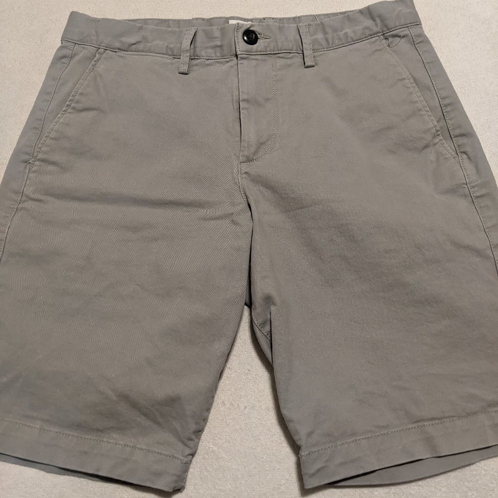 GAP Men’s Chino Shorts – Size 29, 9” Inseam – Khaki Casual Summer Wear